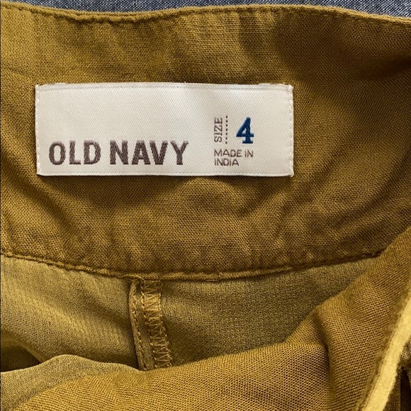 Old Navy Golden Olive Pleated Mini Skirt, Size 4 - Picture 3 of 4
